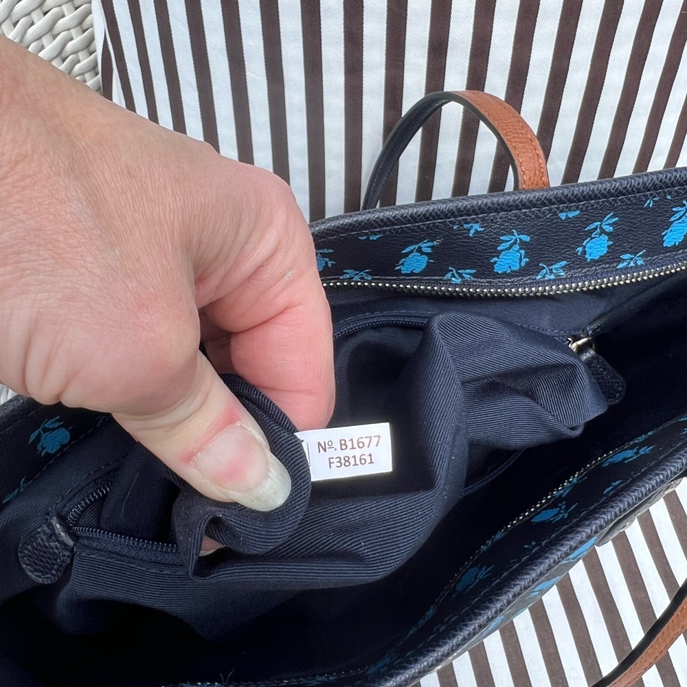 Coach City Zip Top Tote in Badlands Floral Print - Picture 14 of 16